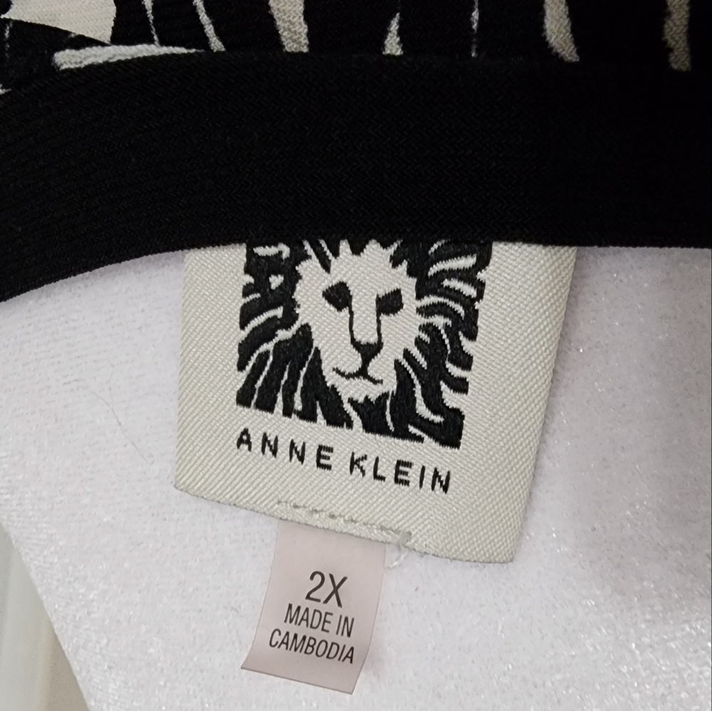 🌻 3/$12 item - Anne Klein 2X Top - Picture 3 of 6